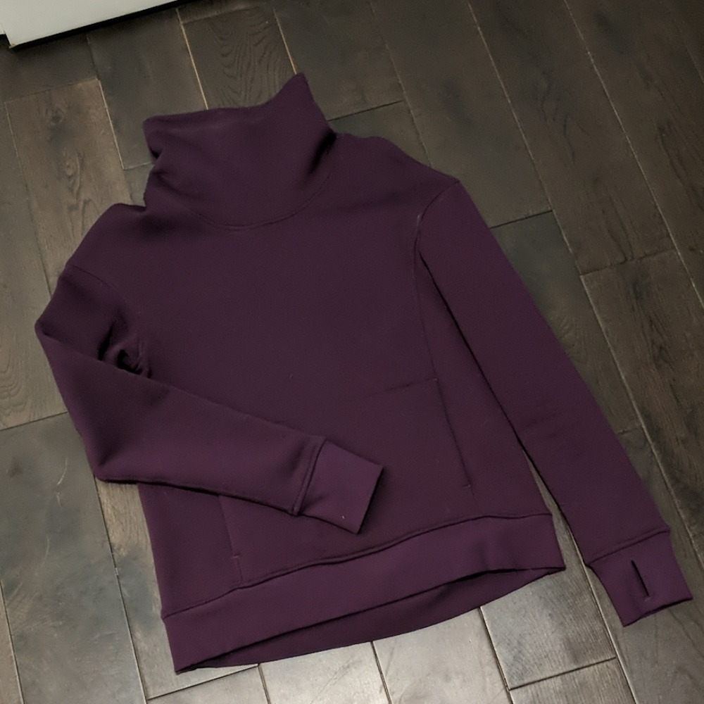 Lululemon sweatshirt